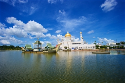 奧馬哈里清真寺Omar Ali Saifuddien Mosque and ECO Park-3.jpg